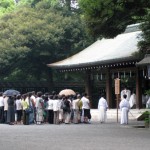 第三鳥居横の祓舎前午後2時より開始
